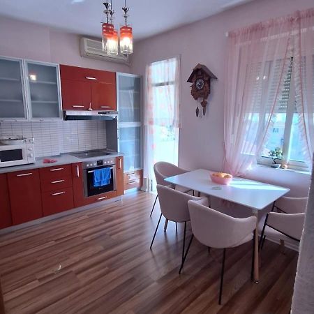 Cozyflat In The Middle Of Tirana Apartment Exterior photo